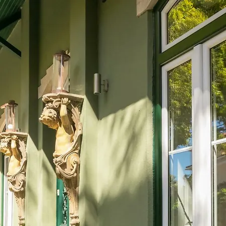 Konukevi Chalet 1892 *